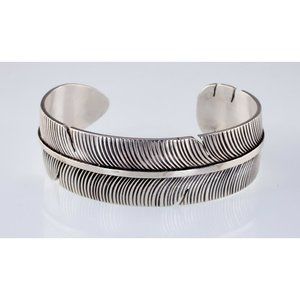 Amazing Vintage Navajo Silver Feather Cuff Bracelet Signed NM